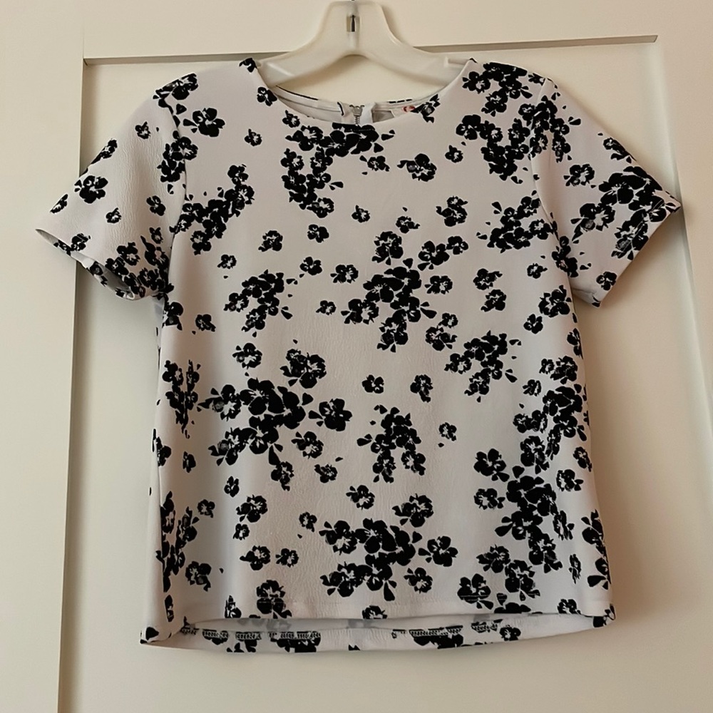 One clothing white short sleeve top with black floral print